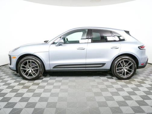 2025 Porsche Macan AWD