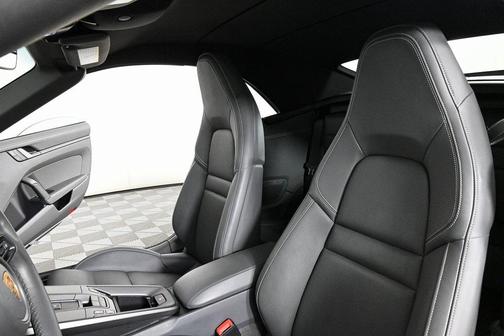 2022 Porsche 911 Carrera