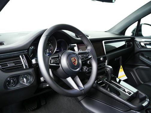 Volcano Grey Metallic 2026 Porsche Macan Macan