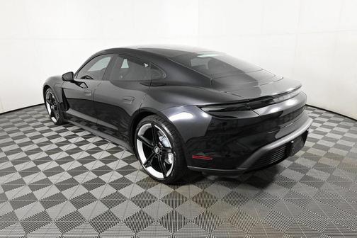 2022 Porsche Taycan RWD