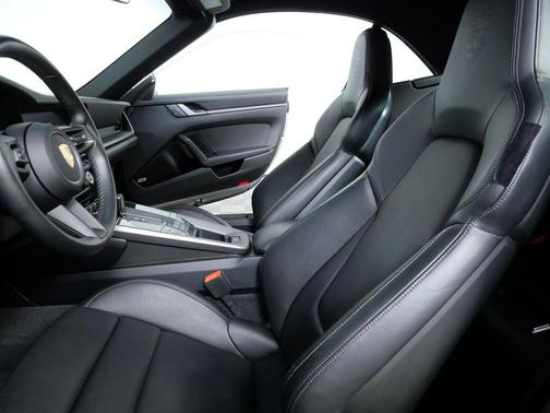 2022 Porsche 911 Carrera 4S Cabriolet
