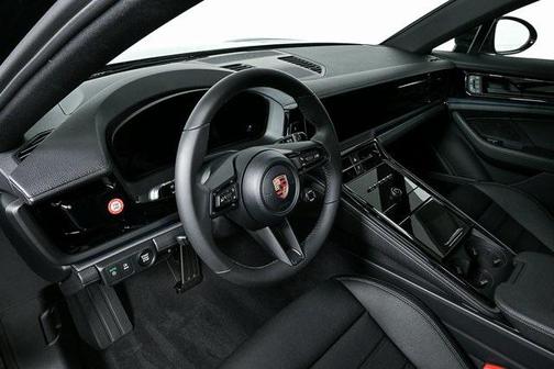 2025 Porsche Panamera 4