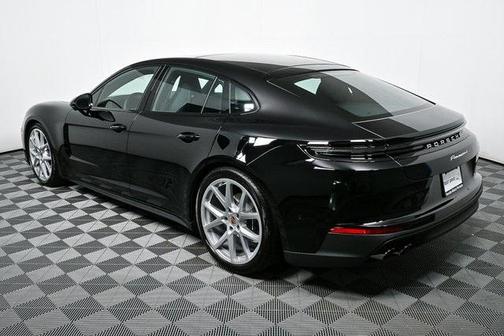 2025 Porsche Panamera 4