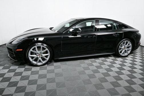 2025 Porsche Panamera 4