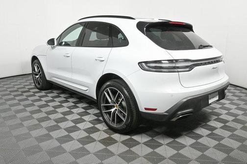 2025 Porsche Macan Base