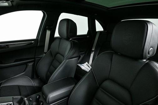 2025 Porsche Macan S