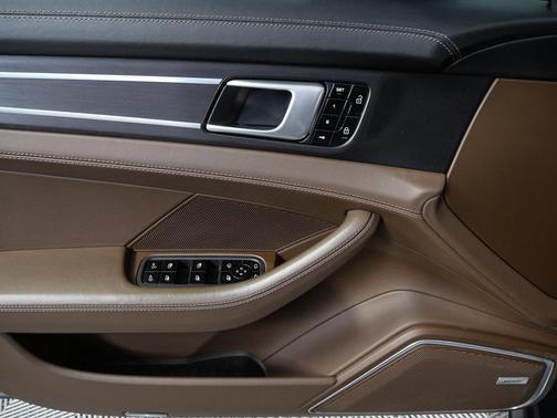 2019 Porsche Panamera GTS