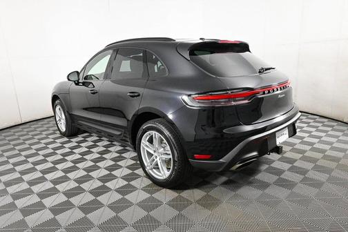 2025 Porsche Macan AWD