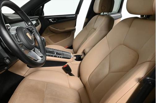 2021 Porsche Macan Base