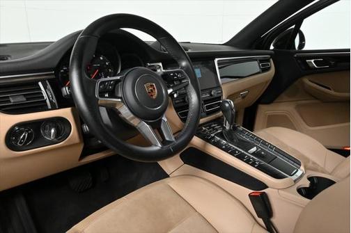 2021 Porsche Macan Base