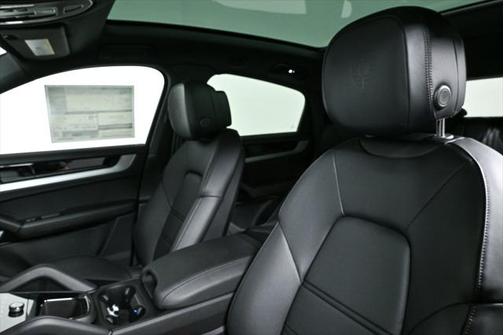 2025 Porsche Cayenne AWD