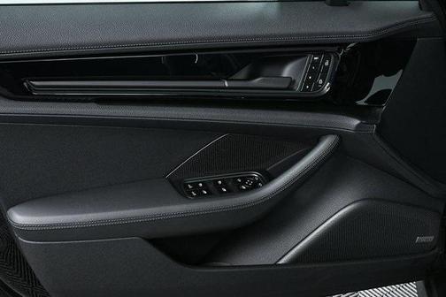 2025 Porsche Panamera 4