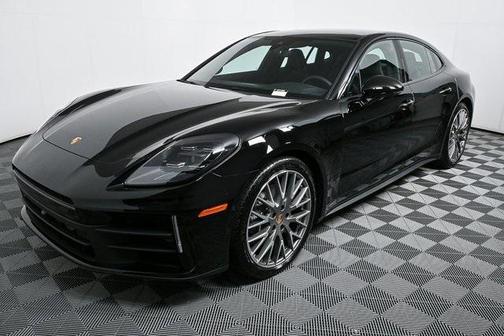 2025 Porsche Panamera 4