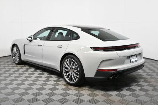 2026 Porsche Panamera 4