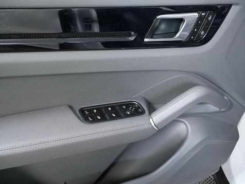 White 2023 Porsche Cayenne Cayenne