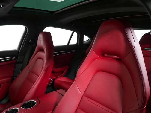 2023 Porsche Panamera GTS