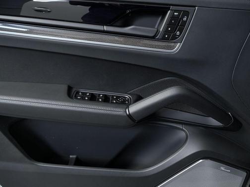 2026 Porsche Cayenne Cayenne Turbo E-Hybrid