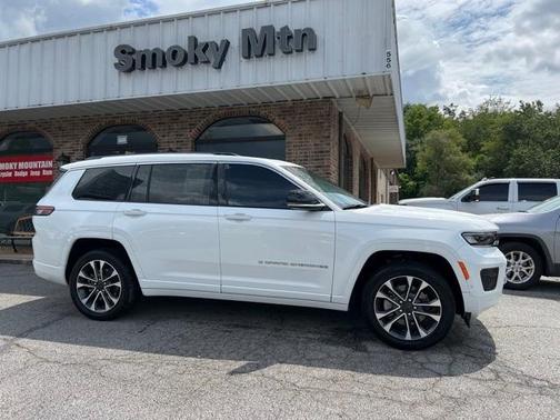 Photo 3 of 43 of 2021 Jeep Grand Cherokee L Overland