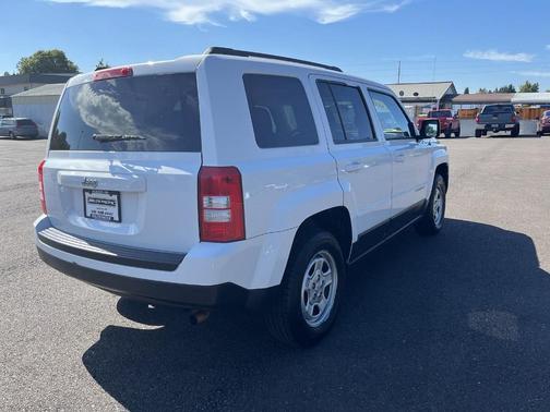 Photo 5 of 21 of 2016 Jeep Patriot Sport
