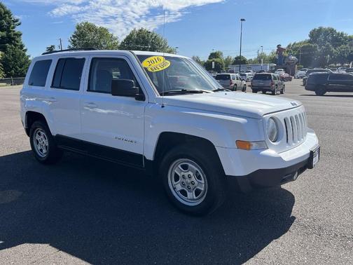 Photo 3 of 21 of 2016 Jeep Patriot Sport