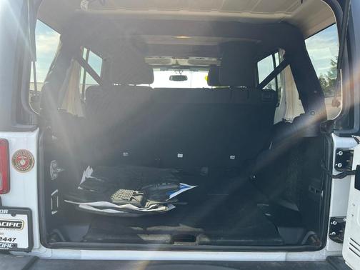 Photo 5 of 34 of 2017 Jeep Wrangler Unlimited Sport