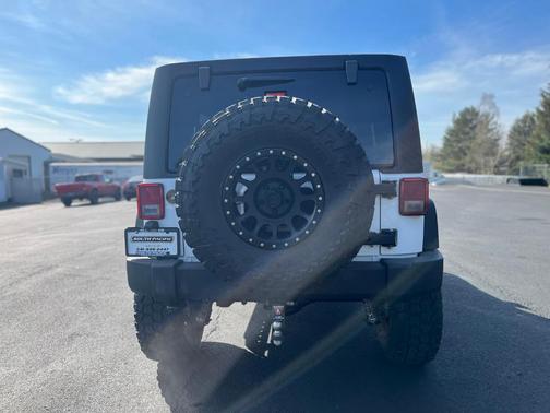Photo 4 of 34 of 2017 Jeep Wrangler Unlimited Sport