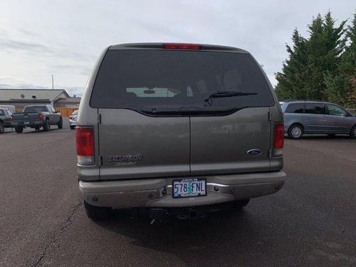Photo 5 of 24 of 2002 Ford Excursion Limited