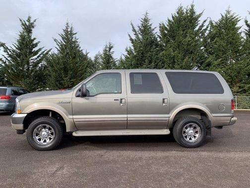 Photo 3 of 24 of 2002 Ford Excursion Limited