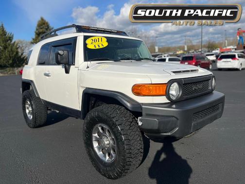 Photo 1 of 30 of 2011 Toyota FJ Cruiser Base