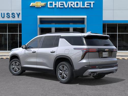 Sterling Gray Metallic 2026 Chevrolet Traverse LT