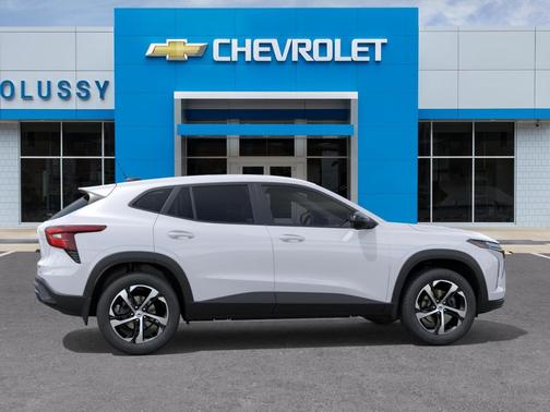 Summit White 2026 Chevrolet Trax 1RS