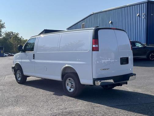 2025 Chevrolet Express 2500 Work Van