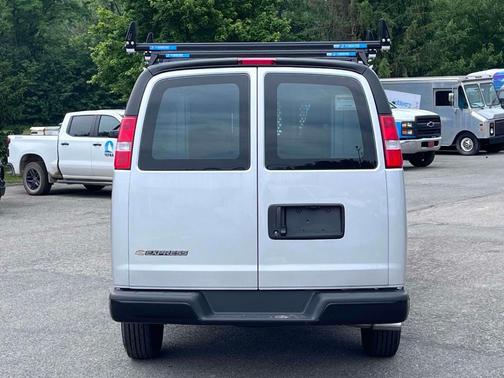 2025 Chevrolet Express 2500 Work Van