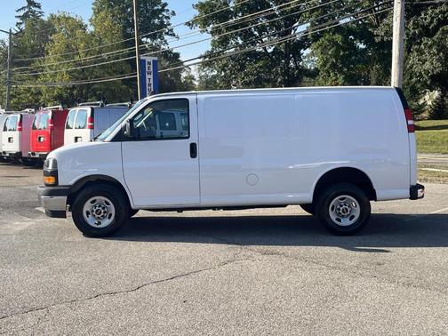 2023 GMC Savana 2500 Work Van
