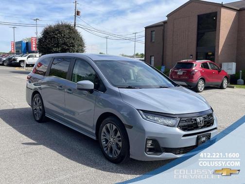 Sonic Gray Pearl 2025 Honda Odyssey Touring