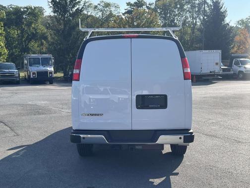 2025 Chevrolet Express 2500 Work Van