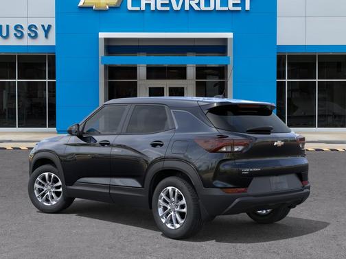 Mosaic Black Metallic 2026 Chevrolet Trailblazer LS