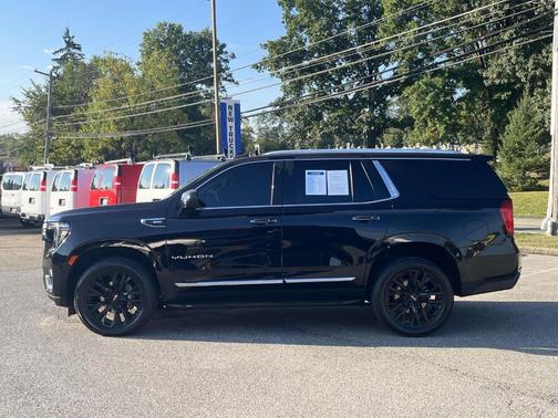 2023 GMC Yukon SLT