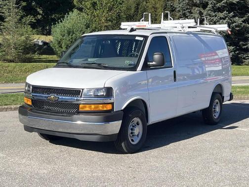2025 Chevrolet Express 2500 Work Van