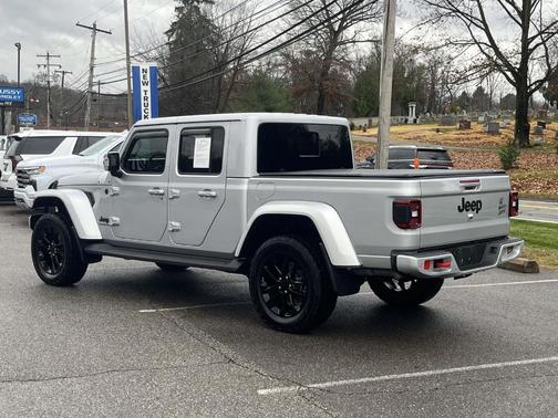 2022 Jeep Gladiator Overland