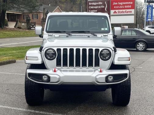 2022 Jeep Gladiator Overland