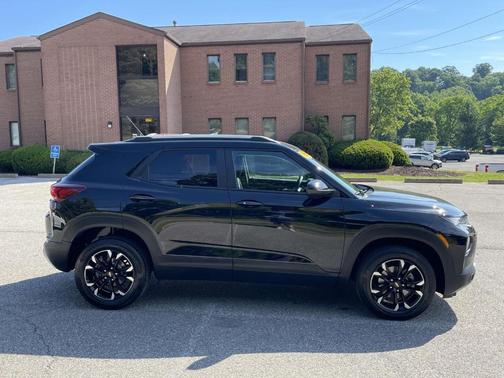 Mosaic Black 2023 Chevrolet Trailblazer LT
