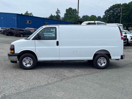 Summit White 2025 Chevrolet Express 2500 Work Van