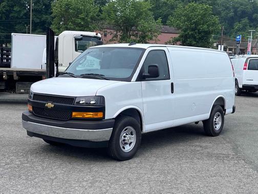 Summit White 2025 Chevrolet Express 2500 Work Van