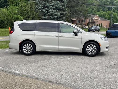 2019 Chrysler Pacifica LX