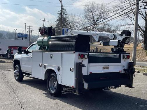 2016 GMC Sierra 3500 CRANE