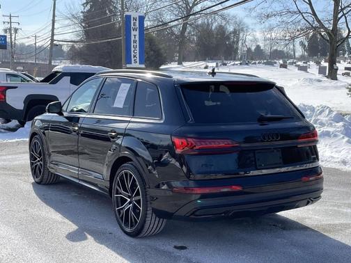 2022 Audi Q7 55 Premium