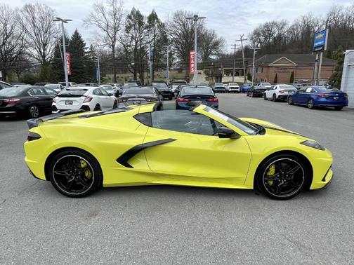 Yellow 2021 Chevrolet Corvette Stingray w/2LT
