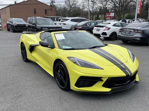Yellow 2021 Chevrolet Corvette Stingray w/2LT