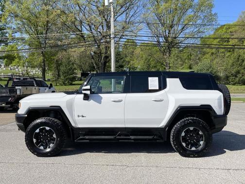White 2024 GMC HUMMER EV SUV 3X